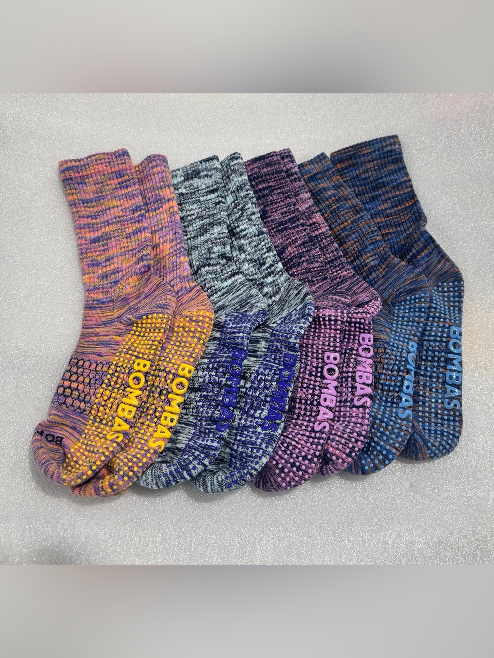 4 pairs BOMBAS Unisex Performance Gripper Honeycomb Crew Socks size M 6-10